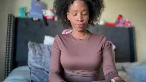 Snapshot of cum2charmxx chatting on April 2026 12:23:01 AM cum2charmxx online show from April 2026 12:23:01 AM