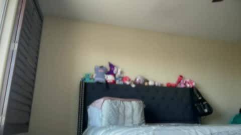 Snapshot of cum2charmxx chatting on July 2026 05:19:02 PM cum2charmxx online show from July 2026 05:19:02 PM