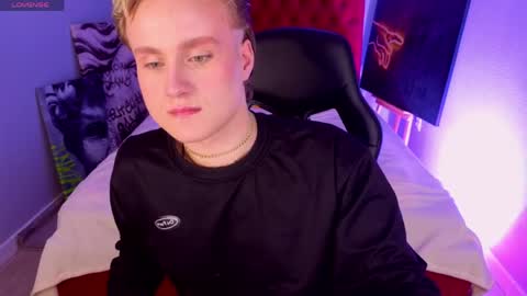 Snapshot of cumboydoll chatting on May 2026 01:49:02 PM Ellio online show from May 2026 01:49:02 PM