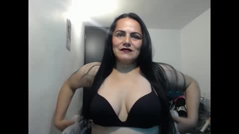 Snapshot of cumeva69 chatting on January 2025 06:38:02 PM cumEva69 online show from January 2025 06:38:02 PM