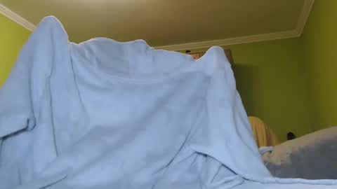 Im Lee. Say Hey Im very social. online show from January 2025 09:51:02 PM