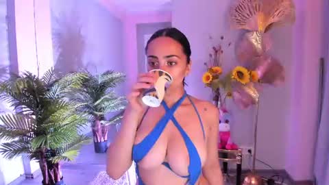 Snapshot of cupcake_izzy chatting on June 2026 07:51:01 PM cupcake_izzy online show from June 2026 07:51:01 PM