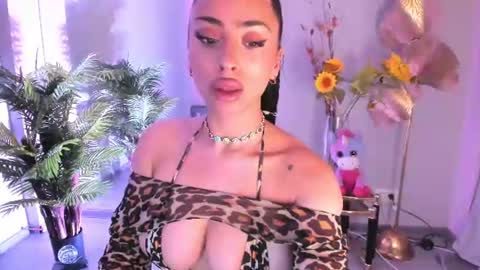 Snapshot of cupcake_izzy chatting on July 2026 06:10:02 PM cupcake_izzy online show from July 2026 06:10:02 PM