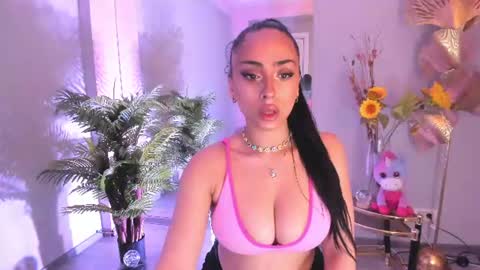 Snapshot of cupcake_izzy chatting on July 2026 05:17:02 PM cupcake_izzy online show from July 2026 05:17:02 PM