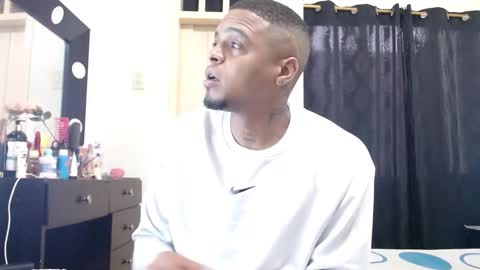 dominic and julieta... independent models online show from October 2025 11:40:01 AM