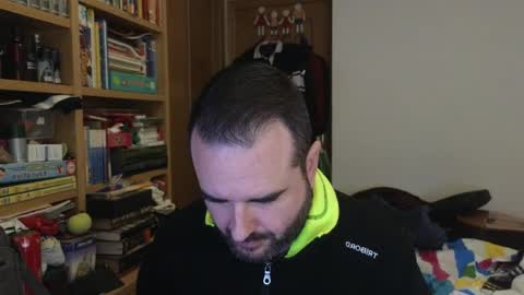 curiosillo1983 online show from April 2026 08:45:01 AM