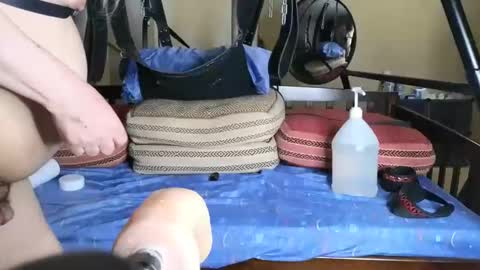 Snapshot of curiousbisex22 chatting on February 2025 08:55:01 AM Curiousbisex22 online show from February 2025 08:55:01 AM