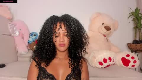 Snapshot of curly_sweett chatting on June 2026 11:27:02 AM Curly - OF- CURLY SWEETT online show from June 2026 11:27:02 AM