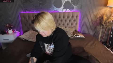 CurlyDreams online show from October 2025 05:30:02 AM