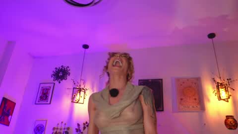 Snapshot of curlynatashaa chatting on April 2026 07:03:02 AM Natasha online show from April 2026 07:03:02 AM