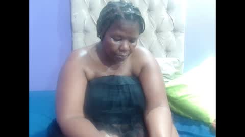 Snapshot of curveychubbyzoe chatting on December 2025 09:24:01 AM curveychubbyzoe online show from December 2025 09:24:01 AM