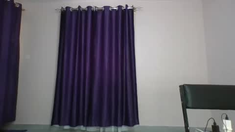 Essie online show from February 2025 10:14:01 AM