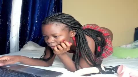 Snapshot of curvyjoan chatting on February 2025 08:58:02 AM curvyjoan online show from February 2025 08:58:02 AM