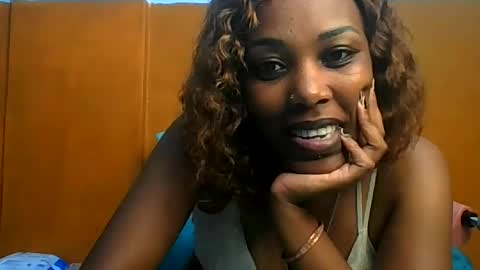 curvylyin online show from May 2026 01:27:02 PM