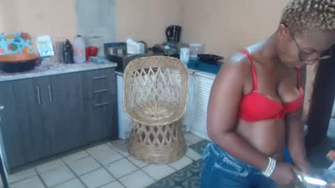 curvypear76x online show from January 2025 08:15:01 AM