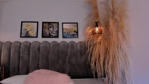 Amber  online show from April 2026 09:39:33 PM