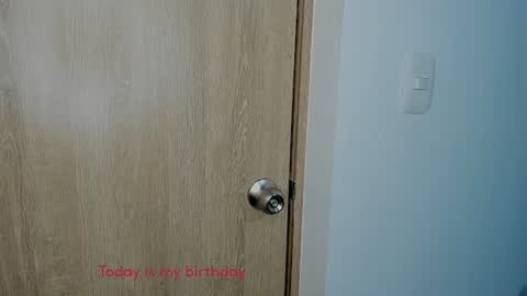 Snapshot of cute_brunett chatting on July 2026 06:47:02 AM Sara online show from July 2026 06:47:02 AM