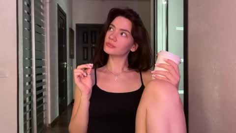 Snapshot of cute_bubbles chatting on July 2026 12:48:02 PM cute_bubbles online show from July 2026 12:48:02 PM