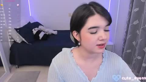 Cute online show from September 2025 07:05:01 PM