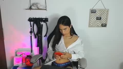 Snapshot of cute_horny12 chatting on January 2025 09:17:01 AM Cute horny1 online show from January 2025 09:17:01 AM