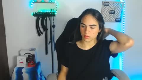 Snapshot of cute_horny12 chatting on February 2025 05:53:01 AM Cute horny1 online show from February 2025 05:53:01 AM