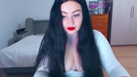 cute_jes online show from December 2024 04:58:01 PM