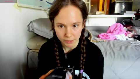 Emily online show from March 2026 12:54:02 PM