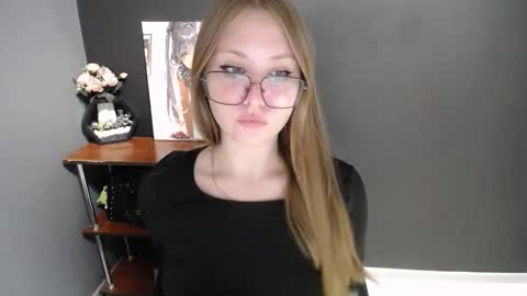 Veronica online show from October 2025 11:47:02 AM