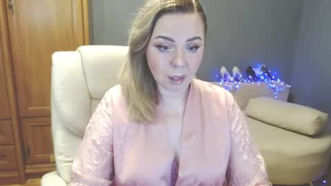 cute_phoenix online show from July 2026 06:03:02 PM