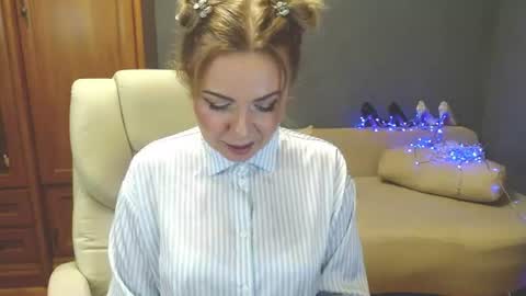 cute_phoenix online show from July 2026 05:22:01 PM