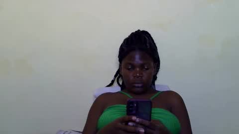 Snapshot of cute_roxie chatting on December 2024 09:04:01 AM cute_roxie online show from December 2024 09:04:01 AM