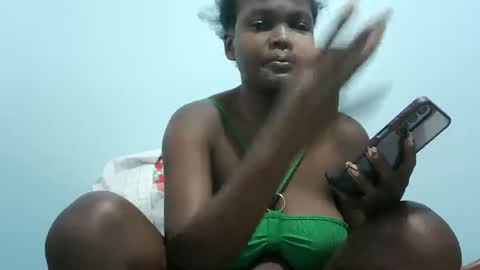 Snapshot of cute_roxie chatting on January 2025 08:57:02 AM cute_roxie online show from January 2025 08:57:02 AM