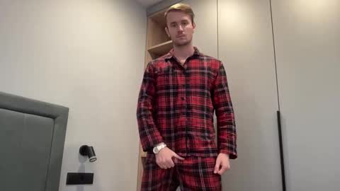 cute_skywalker online show from September 2025 03:02:01 PM