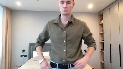 cute_skywalker online show from November 2025 12:05:01 PM