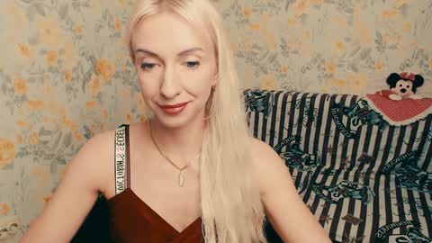 cute_smile_shy online show from December 2024 07:55:01 PM