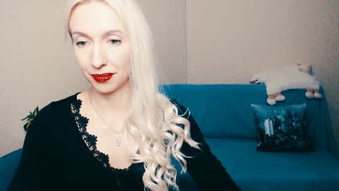 cute_smile_shy online show from December 2024 08:11:01 PM