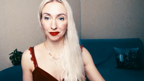 cute_smile_shy online show from January 2025 10:12:02 PM