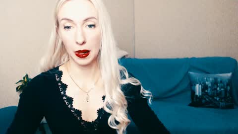 cute_smile_shy online show from January 2025 08:14:01 PM