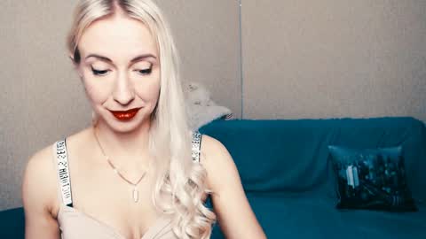 cute_smile_shy online show from January 2025 09:50:01 PM