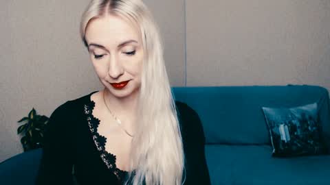 cute_smile_shy online show from January 2025 08:24:01 PM