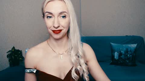 cute_smile_shy online show from January 2025 12:38:01 AM