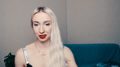 cute_smile_shy online show from January 2025 11:34:02 PM