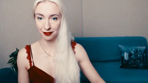 cute_smile_shy online show from February 2025 07:07:01 PM