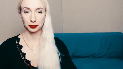 cute_smile_shy online show from February 2025 07:03:02 PM