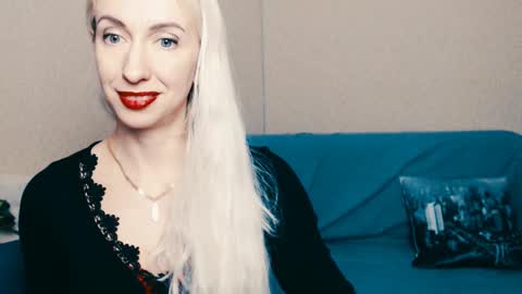 cute_smile_shy online show from February 2025 10:07:02 PM