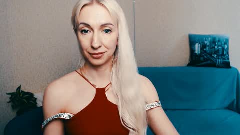 cute_smile_shy online show from March 2025 12:20:01 PM