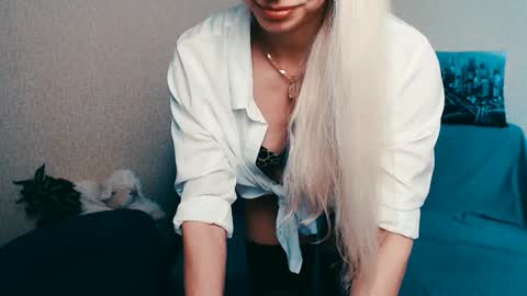 cute_smile_shy online show from March 2025 11:33:02 AM