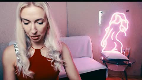 cute_smile_shy online show from September 2025 05:46:01 PM