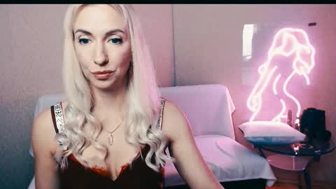 cute_smile_shy online show from September 2025 08:47:02 PM