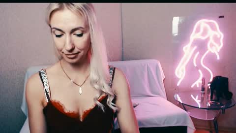 cute_smile_shy online show from September 2025 08:52:02 AM